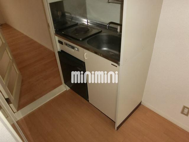 キッチン　冷蔵庫付きで便利なミニキッチンです。