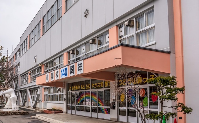 小学校　山鼻小学校（小学校）まで815m