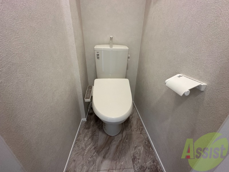 トイレ　ウォシュレット機能がついたトイレです。安心して使用できますね