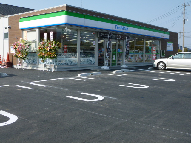 コンビニ　ファミリーマート太田下小林町店（コンビニ）まで406m