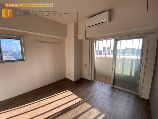 居室・リビング　※同建物別部屋写真