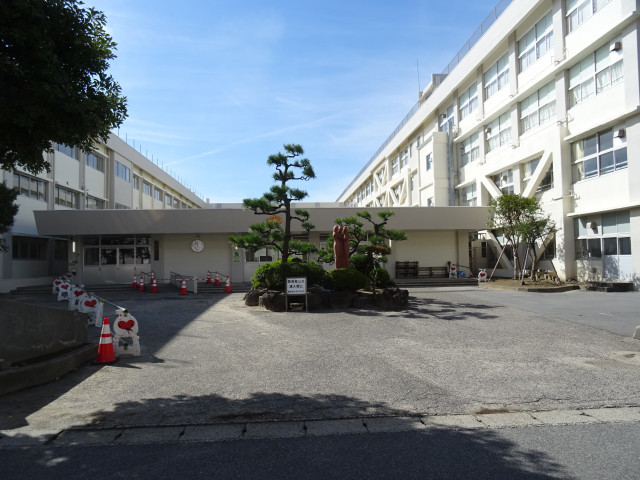 中学校　木戸中学校（中学校）まで756m