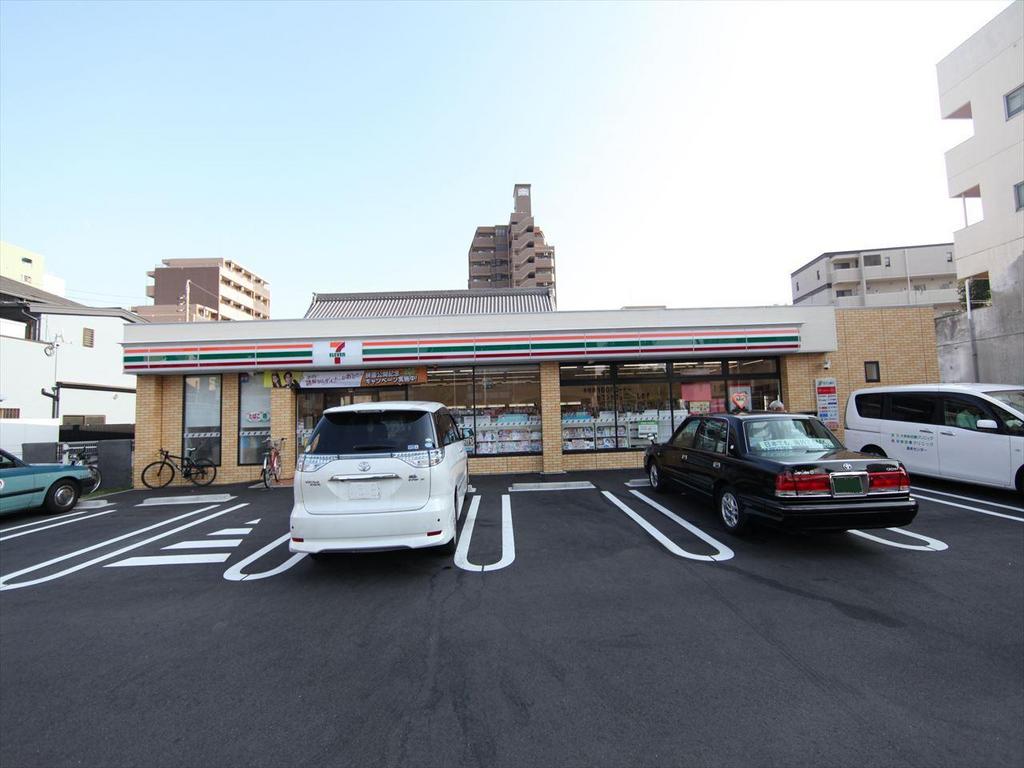 コンビニ　セブンイレブン 名古屋泉３丁目店 (コンビニ)（コンビニ）まで124m