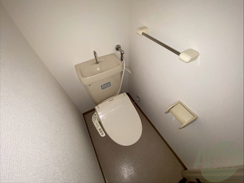 トイレ　こちらはトイレです。清潔感があり、安心して使用できます。
