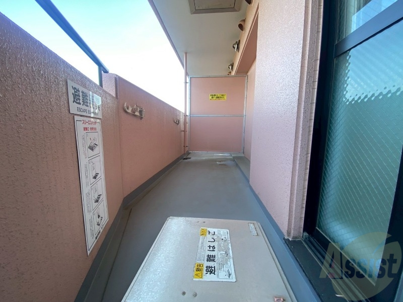 バルコニー　バルコニーです。洗濯物を干したり一息ついたりできますね！