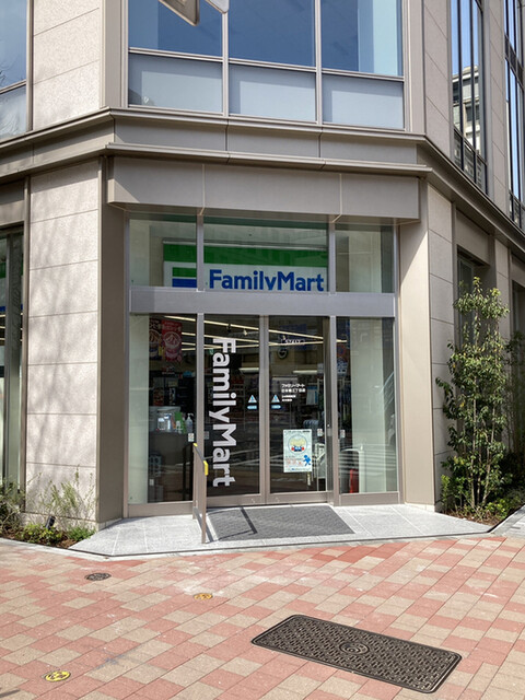 コンビニ　ファミリーマート東日本橋三丁目店（コンビニ）まで156m
