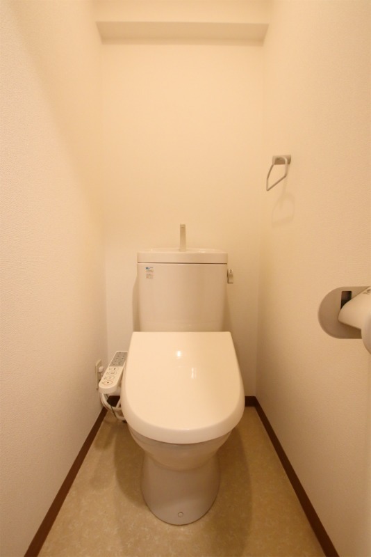 トイレ　ウォシュレット付き