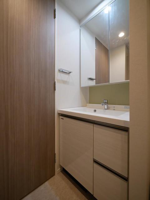 洗面設備　※写真は同タイプ住戸です。