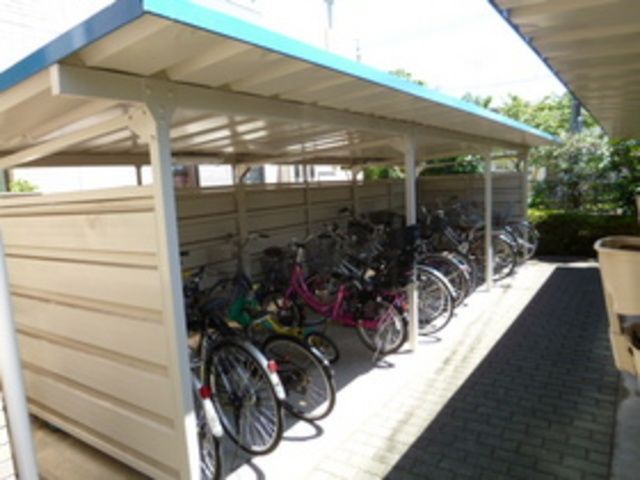 その他共有部分　★屋根付きの駐輪場★