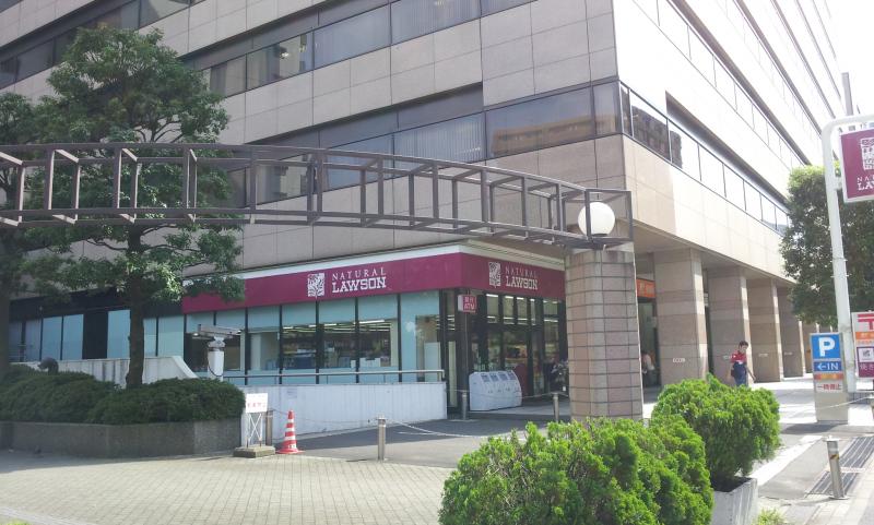 コンビニ　ナチュラルローソン 芝浦海岸通店（コンビニ）まで261m