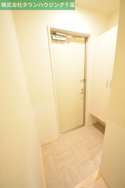 玄関　姿見付の大型シューズボックス