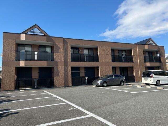 ＪＲ山陽本線 姫路駅 バス乗車時間：15分 最寄りバス停で下車 徒歩5分 築18年