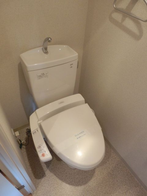 トイレ　ウォシュレット機能付き