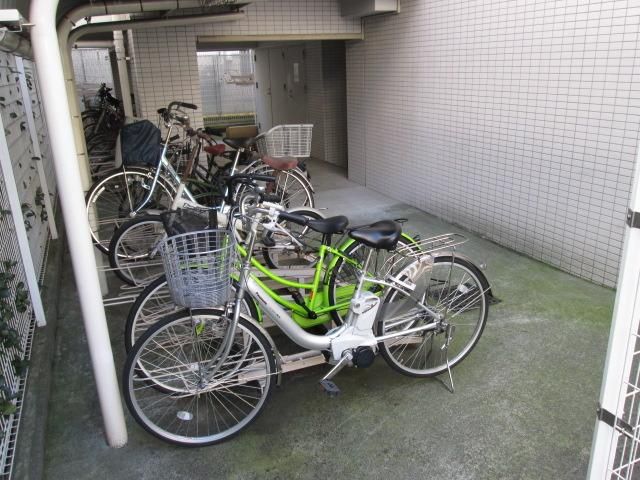 その他共有部分　★屋根付き駐輪場です★