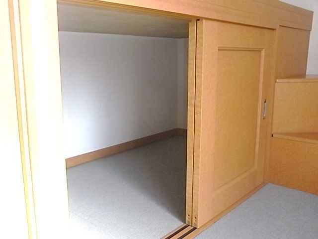 収納　ベッド下収納