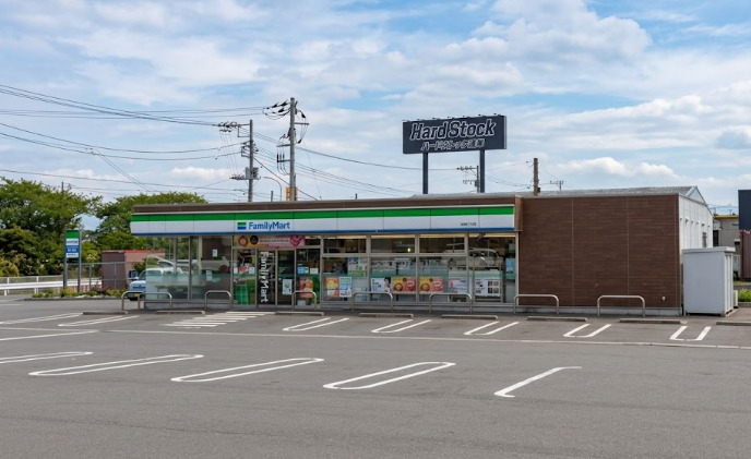 コンビニ　ファミリーマート 沼津片浜店（コンビニ）まで441m