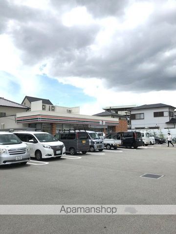 コンビニ　セブンイレブン（コンビニ）まで621m