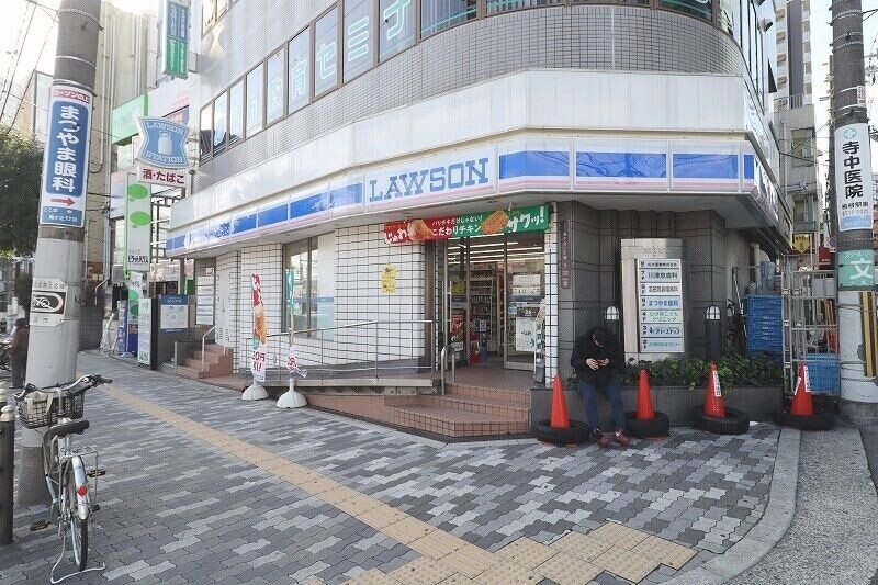 コンビニ　ローソン桃谷駅前店（コンビニ）まで265m