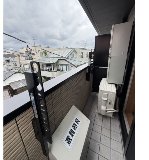 バルコニー　開放的で明るい空間を演出してくれるバルコニーです