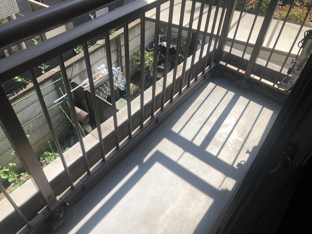 バルコニー　※別号室の参考写真となります。