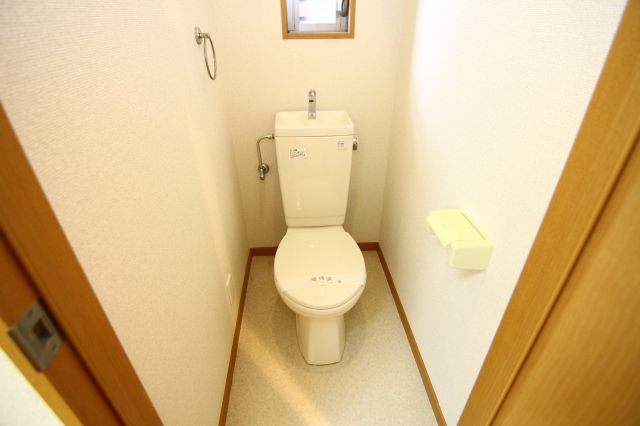 トイレ　※同仕様写真になります。