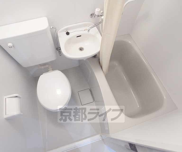 バス・シャワールーム　とっても綺麗なユニットバスです