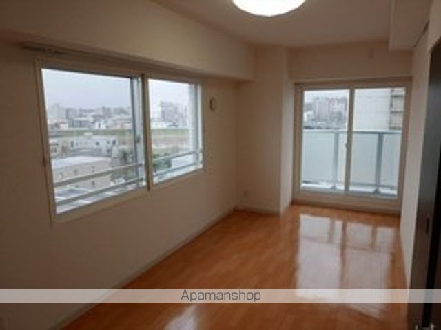PRIME URBAN大通東の居間写真