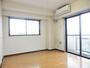 居室・リビング　2面採光の明るいお部屋です
