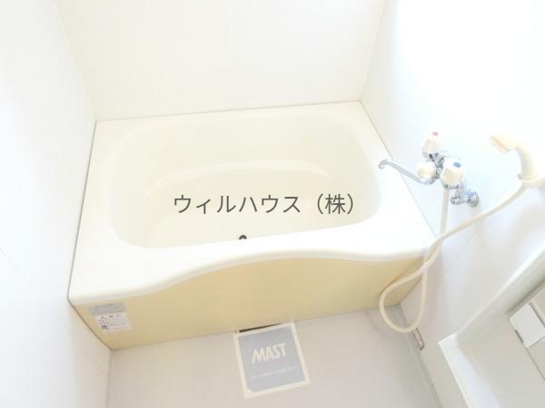バス・シャワールーム　キレイにリフォームされています！