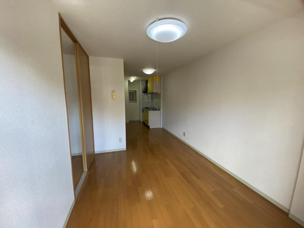 グレースガーデン南笹口の居間写真