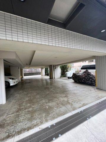 駐車場　車をお持ちの方に嬉しい駐車場付きの物件です