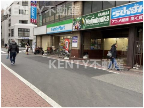 コンビニ　ファミリーマート 小浦蒲田駅西店（コンビニ）まで157m