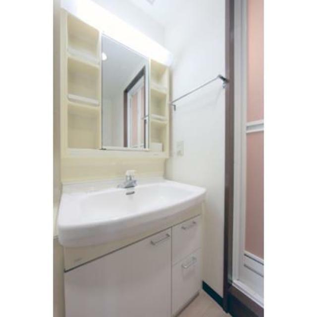 洗面設備　※写真は同タイプ住戸です。
