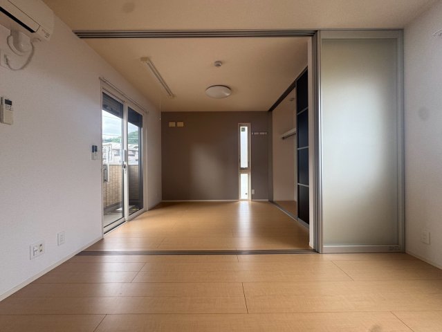 ディアコート須磨の居間写真