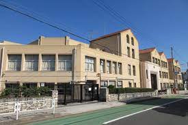 小学校　神戸市立西須磨小学校（小学校）まで853m