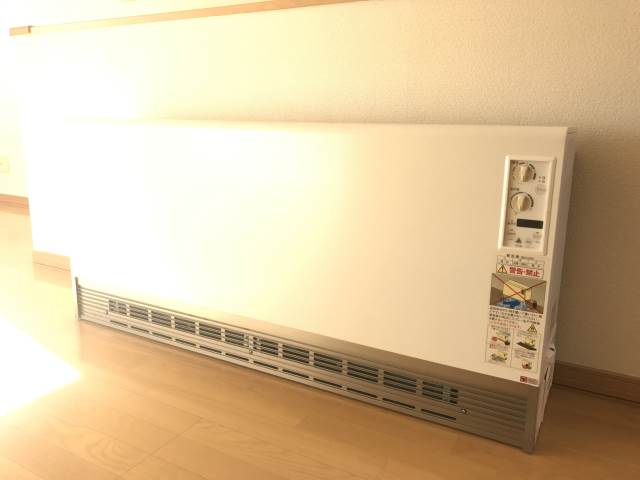 その他設備　蓄熱暖房機♪