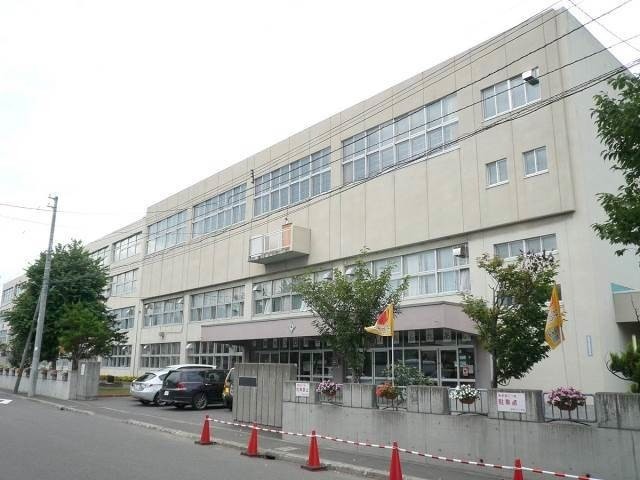 小学校　札幌市立手稲山口小学校（小学校）まで856m