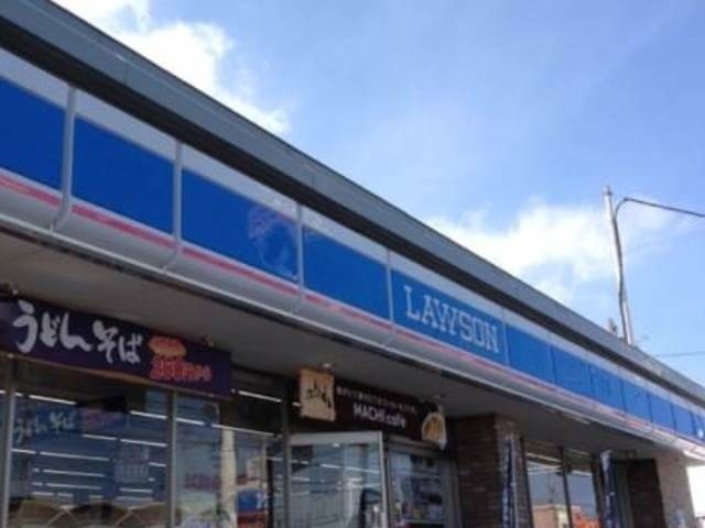 コンビニ　ローソン札幌曙6条店（コンビニ）まで310m