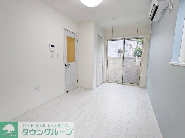ＪＲ総武線 下総中山駅 徒歩4分 2階建 築9年の居間写真