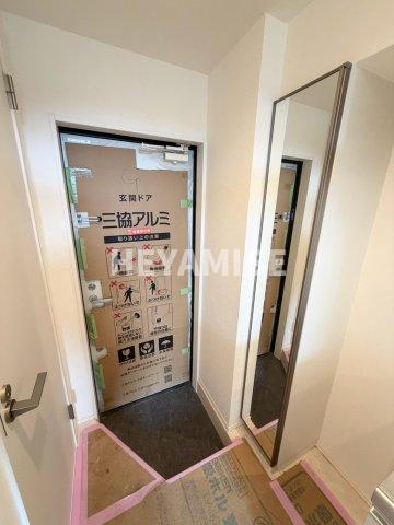 玄関　※同タイプの別号室のお写真となります