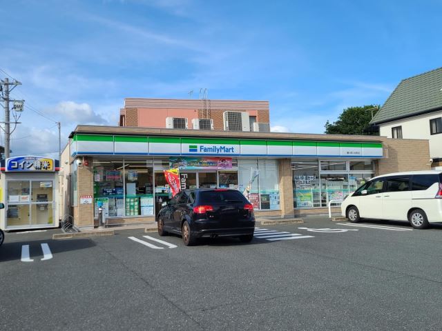 コンビニ　ファミリーマート豊川四ツ谷町店（コンビニ）まで450m