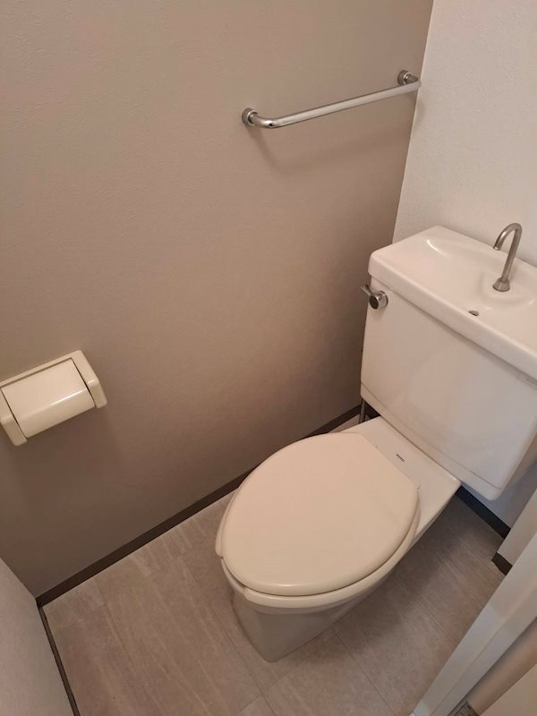 吉祥寺まるともビルのトイレ写真