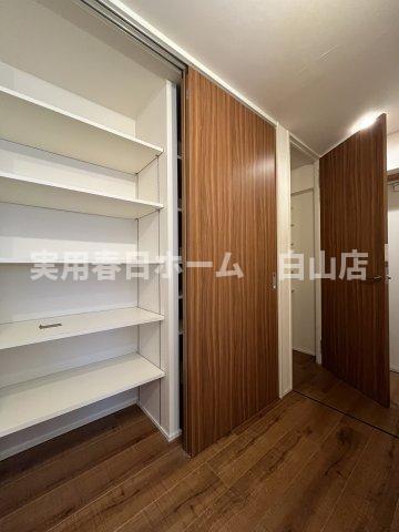 TASUKI RICHESSE千石 WESTの玄関写真