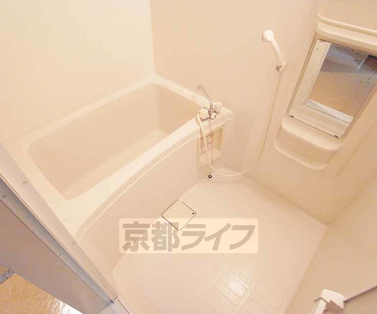 バス・シャワールーム　鏡の付いたお風呂です！