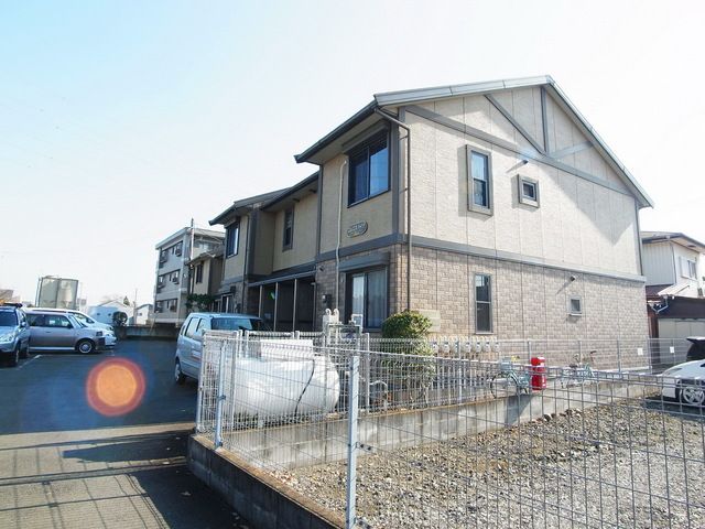 建物外観　２LDK57.96平米！