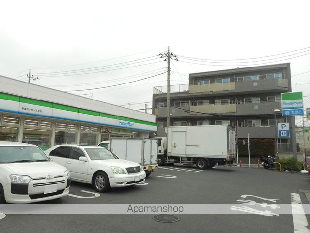 コンビニ　ファミリーマート（コンビニ）まで137m