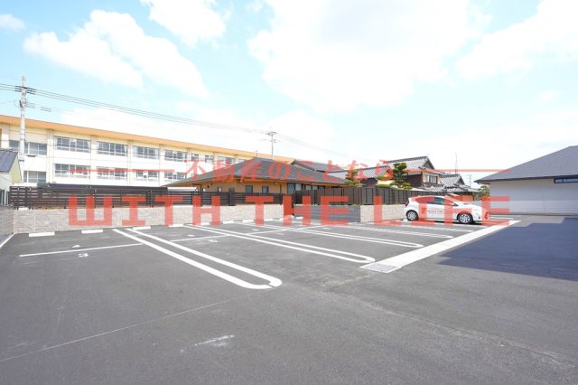 駐車場　※同シリーズ別物件の写真・現状優先
