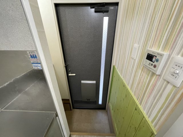 ラッキータウン2番館の玄関写真
