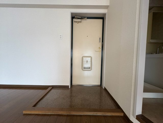 ノイエシュトラッセ山木田ビルの玄関写真
