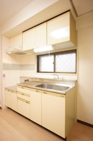 ＪＲ中央線 中野駅 徒歩6分 3階建 築38年のキッチン写真